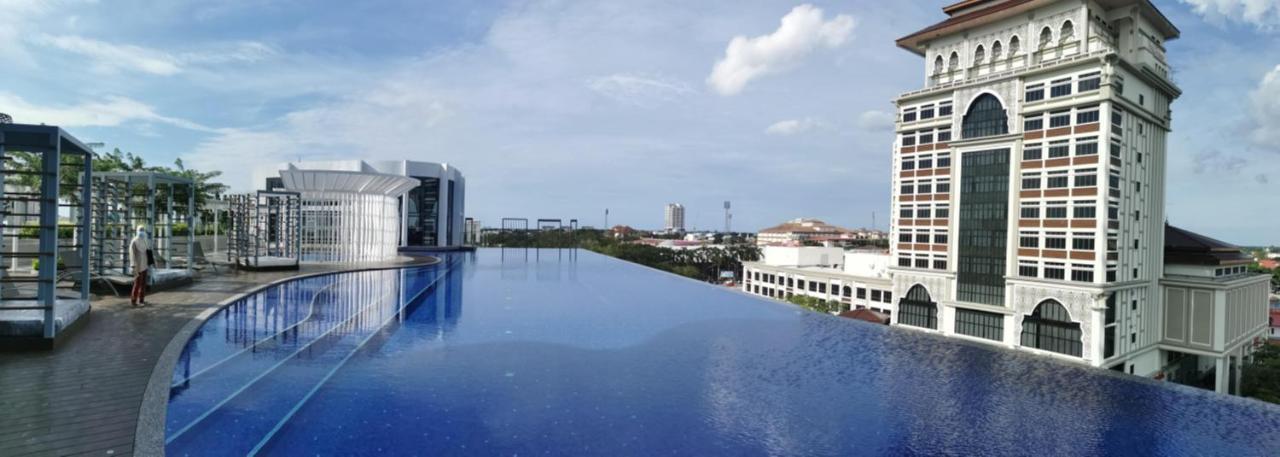 Free Netflix! Zas Suite At Troika Residence, Kb Kota Bharu Exterior photo